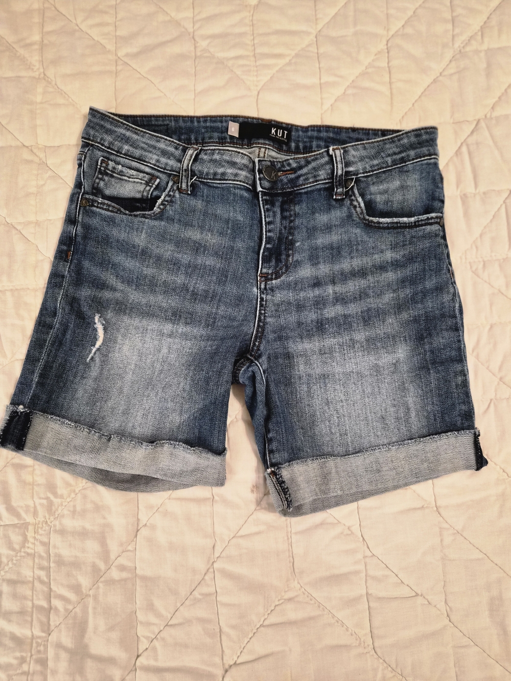 KUT 'Catherine Boyfriend'  Mid Rise Shorts- Size 6